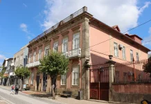 Edifício do antigo Colégio de Oliveira de Azeméis adquirido pela Câmara